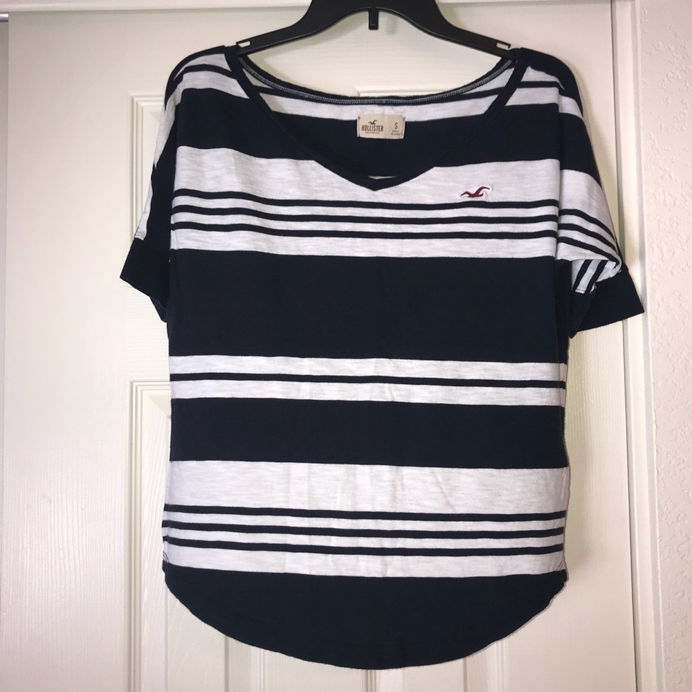 Hollister tee